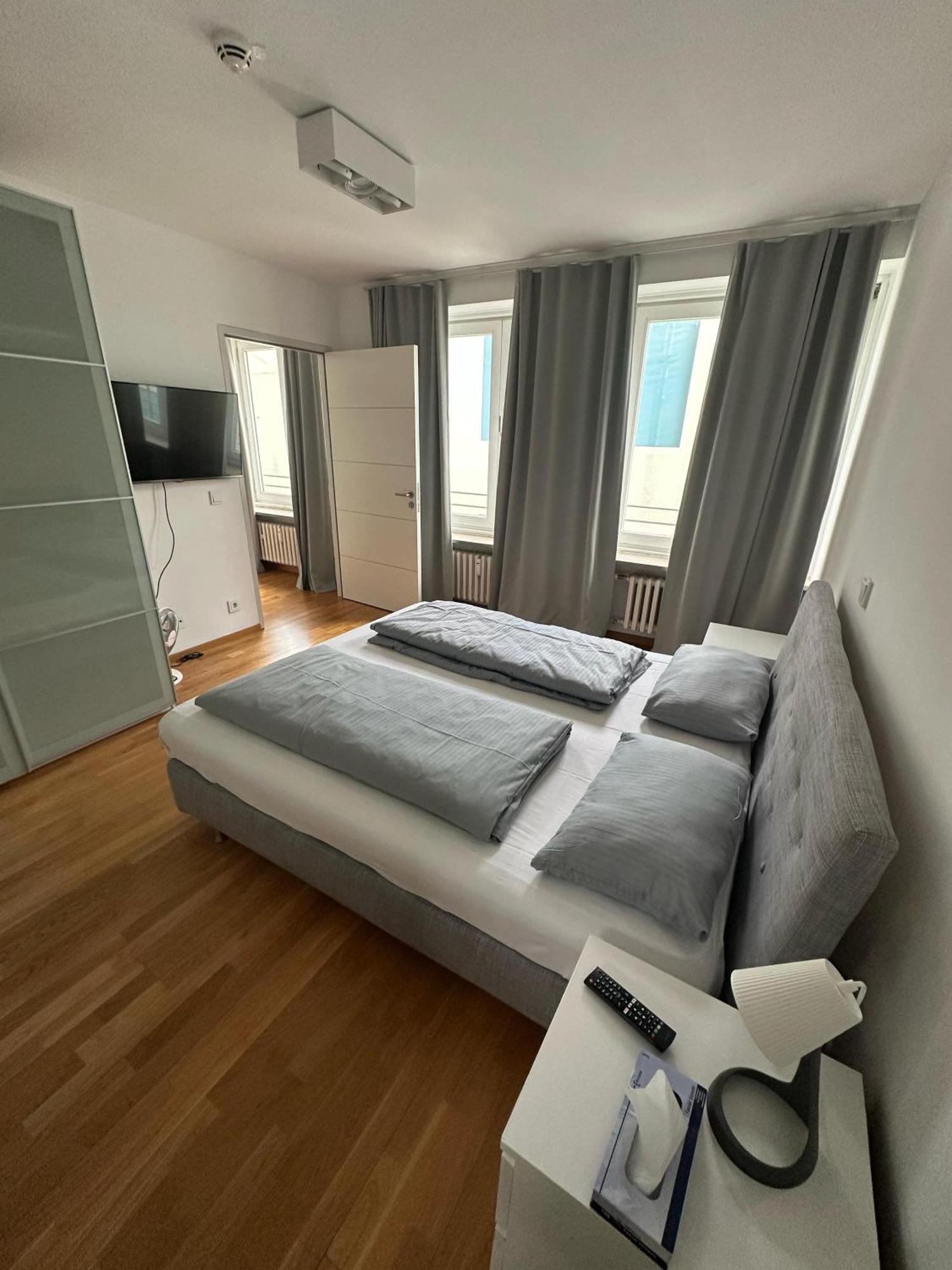 Al Nafurah Apartments Monaco di Baviera Esterno foto
