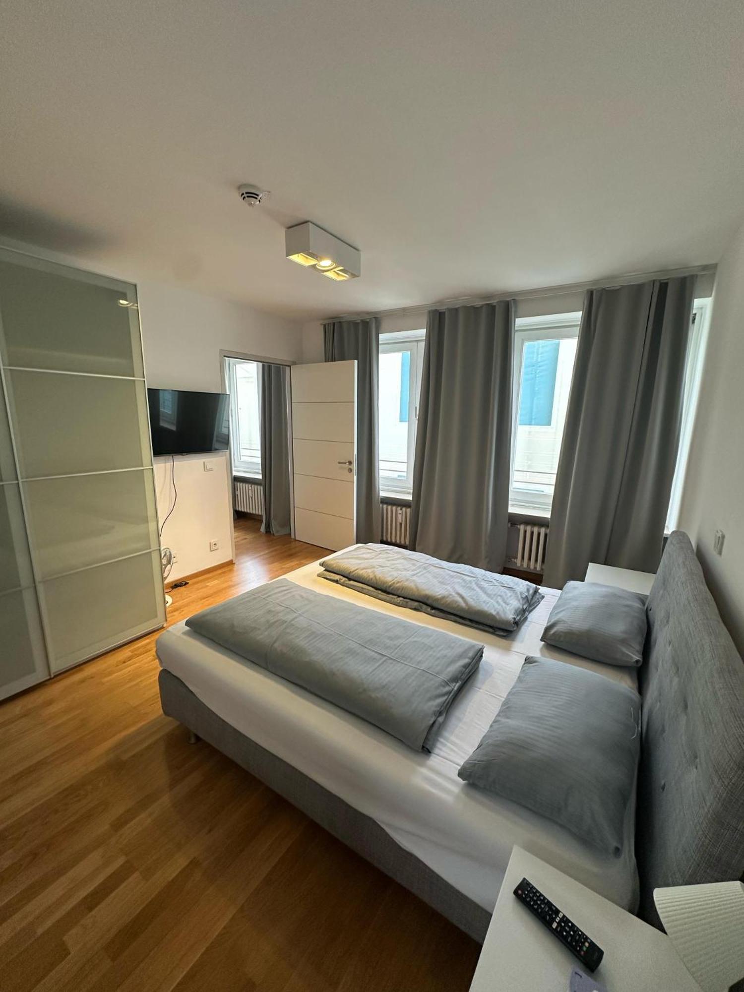 Al Nafurah Apartments Monaco di Baviera Esterno foto