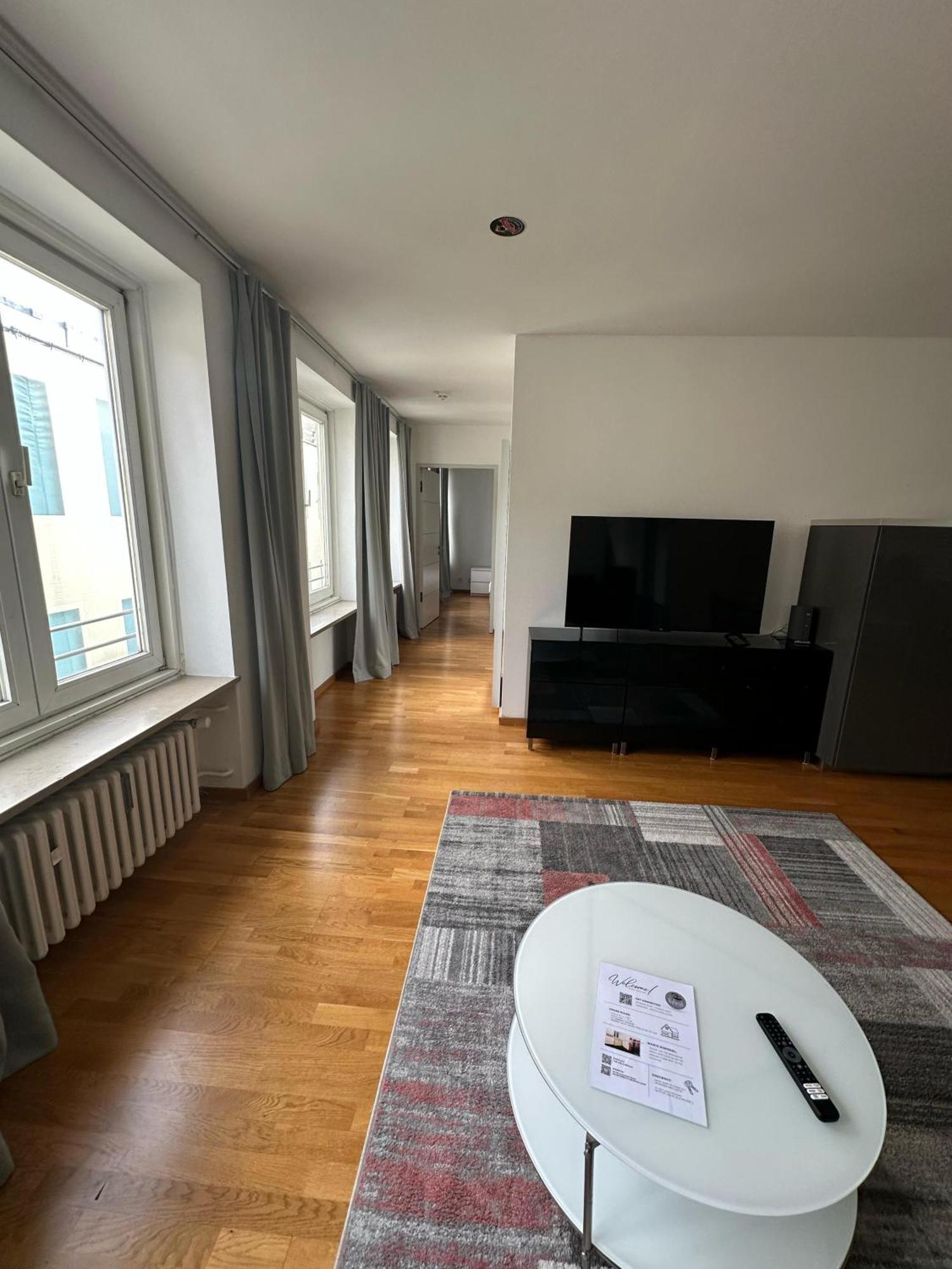 Al Nafurah Apartments Monaco di Baviera Esterno foto