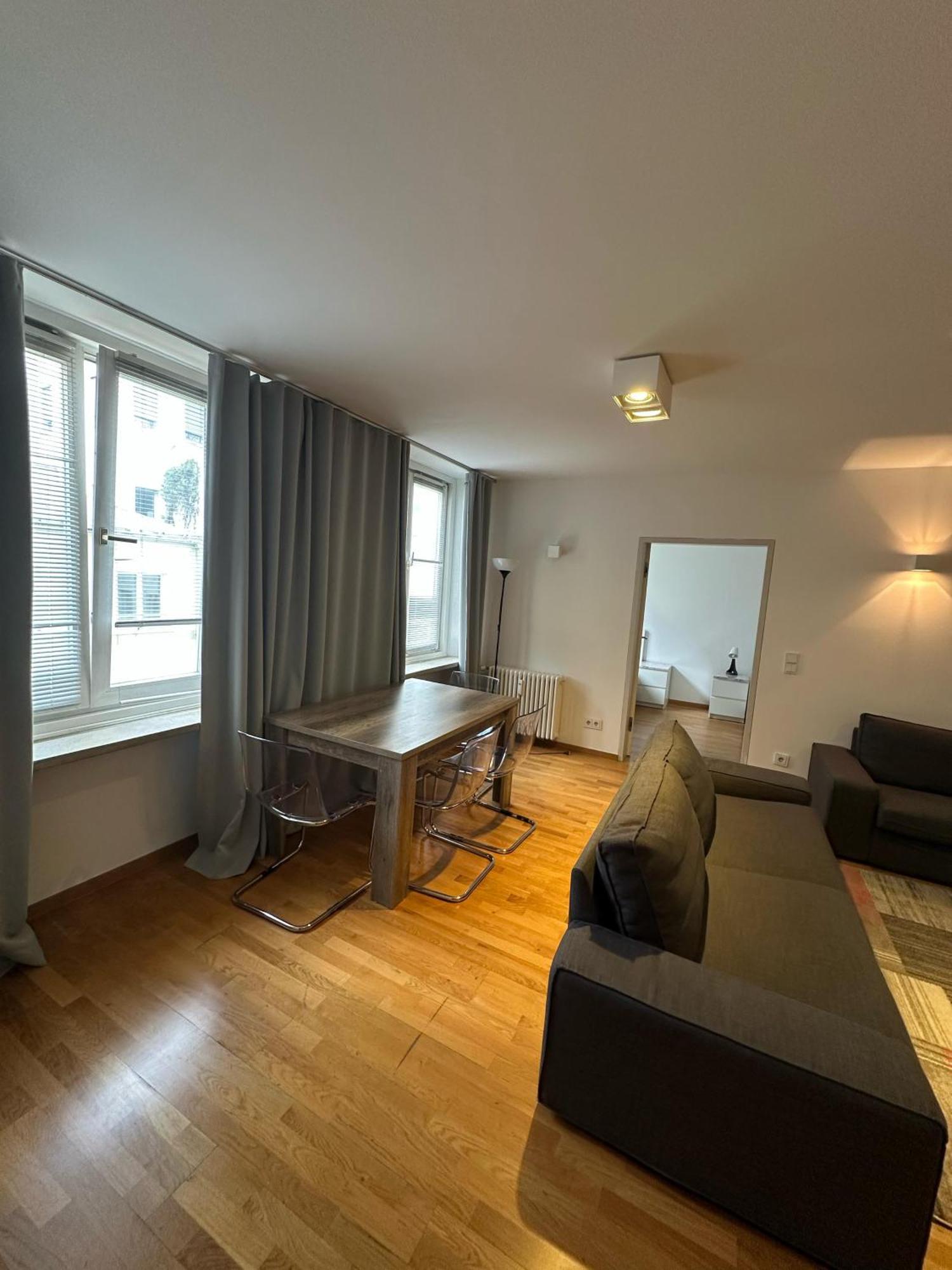 Al Nafurah Apartments Monaco di Baviera Esterno foto