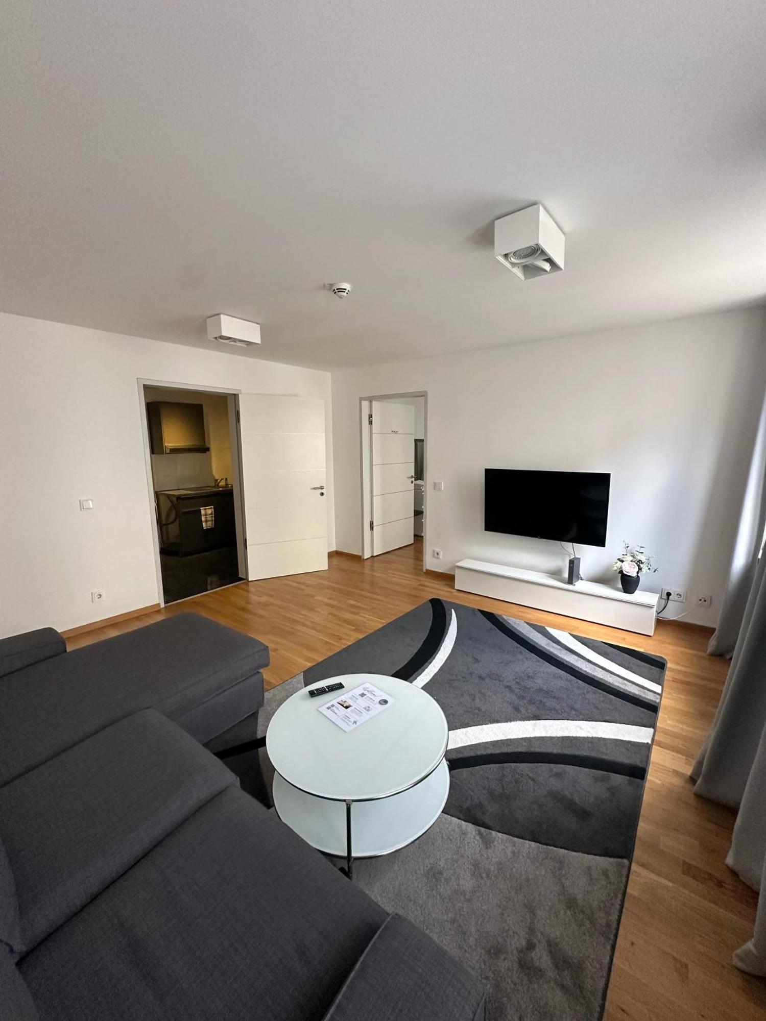 Al Nafurah Apartments Monaco di Baviera Esterno foto