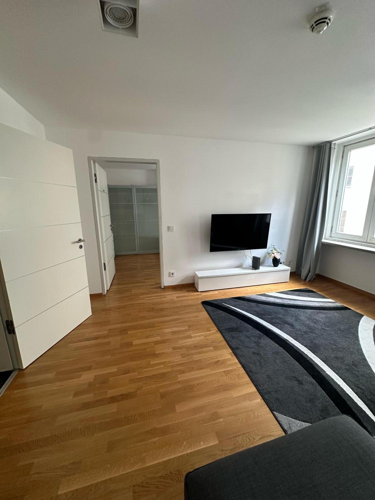 Al Nafurah Apartments Monaco di Baviera Esterno foto