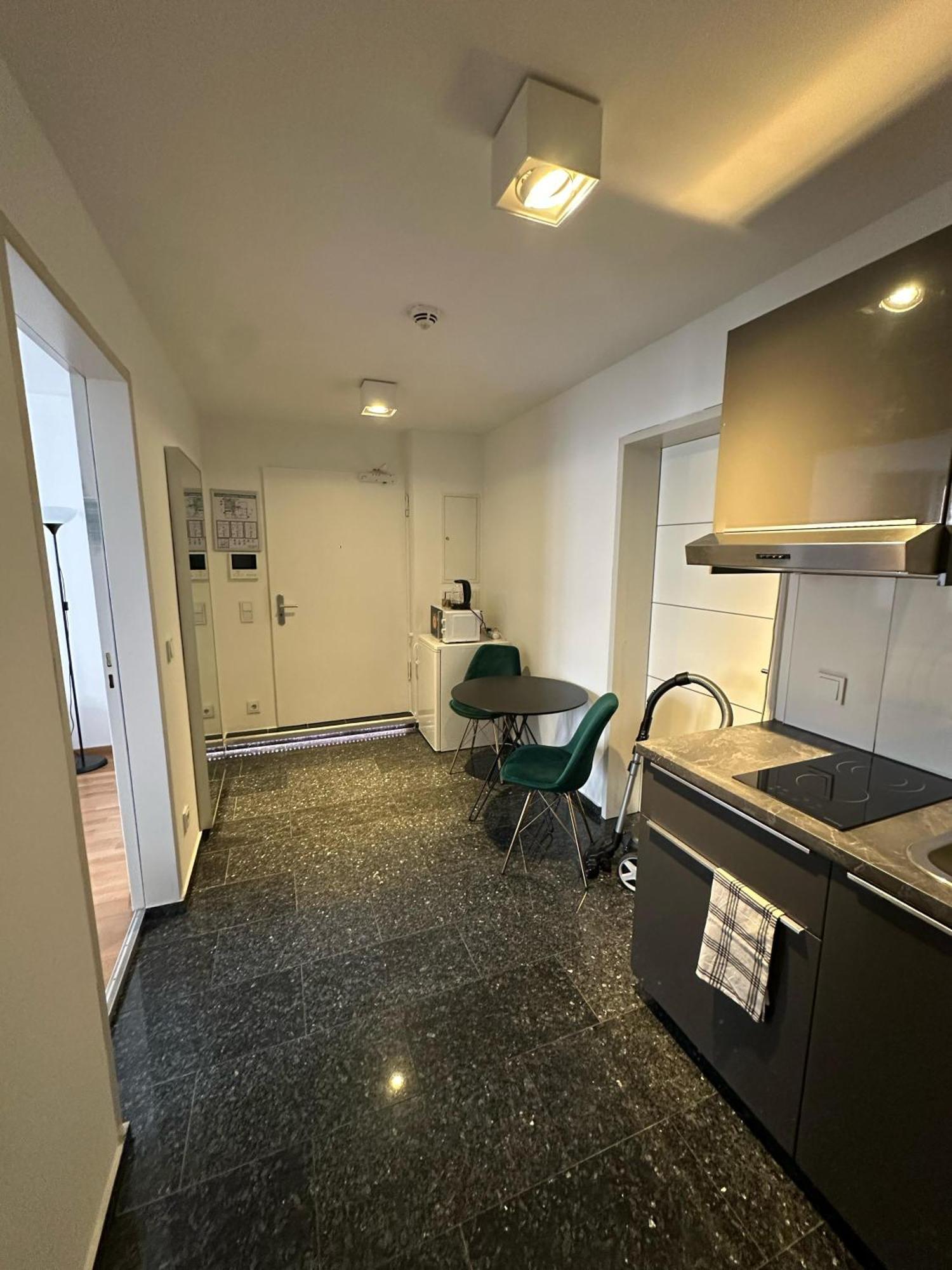 Al Nafurah Apartments Monaco di Baviera Esterno foto