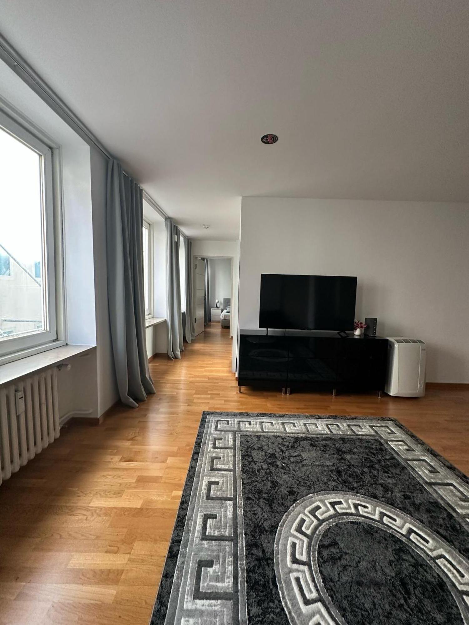 Al Nafurah Apartments Monaco di Baviera Esterno foto