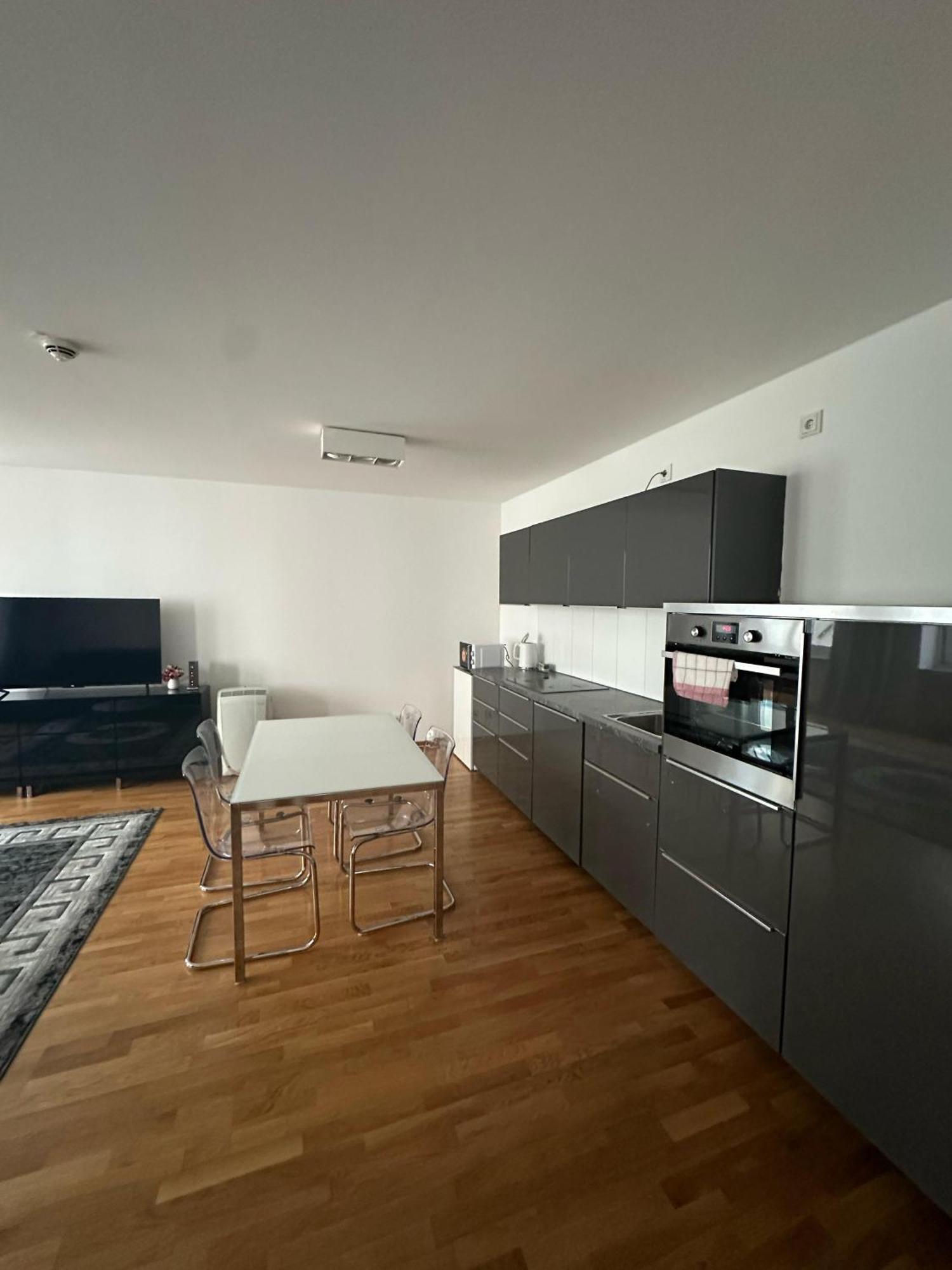 Al Nafurah Apartments Monaco di Baviera Esterno foto