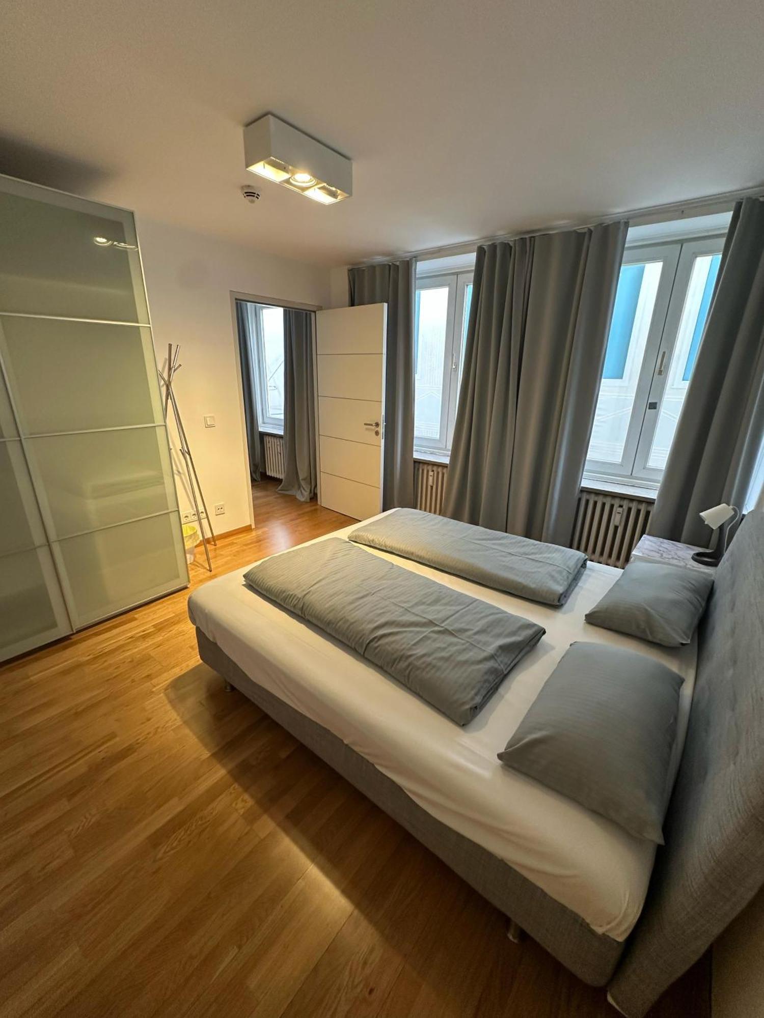 Al Nafurah Apartments Monaco di Baviera Esterno foto