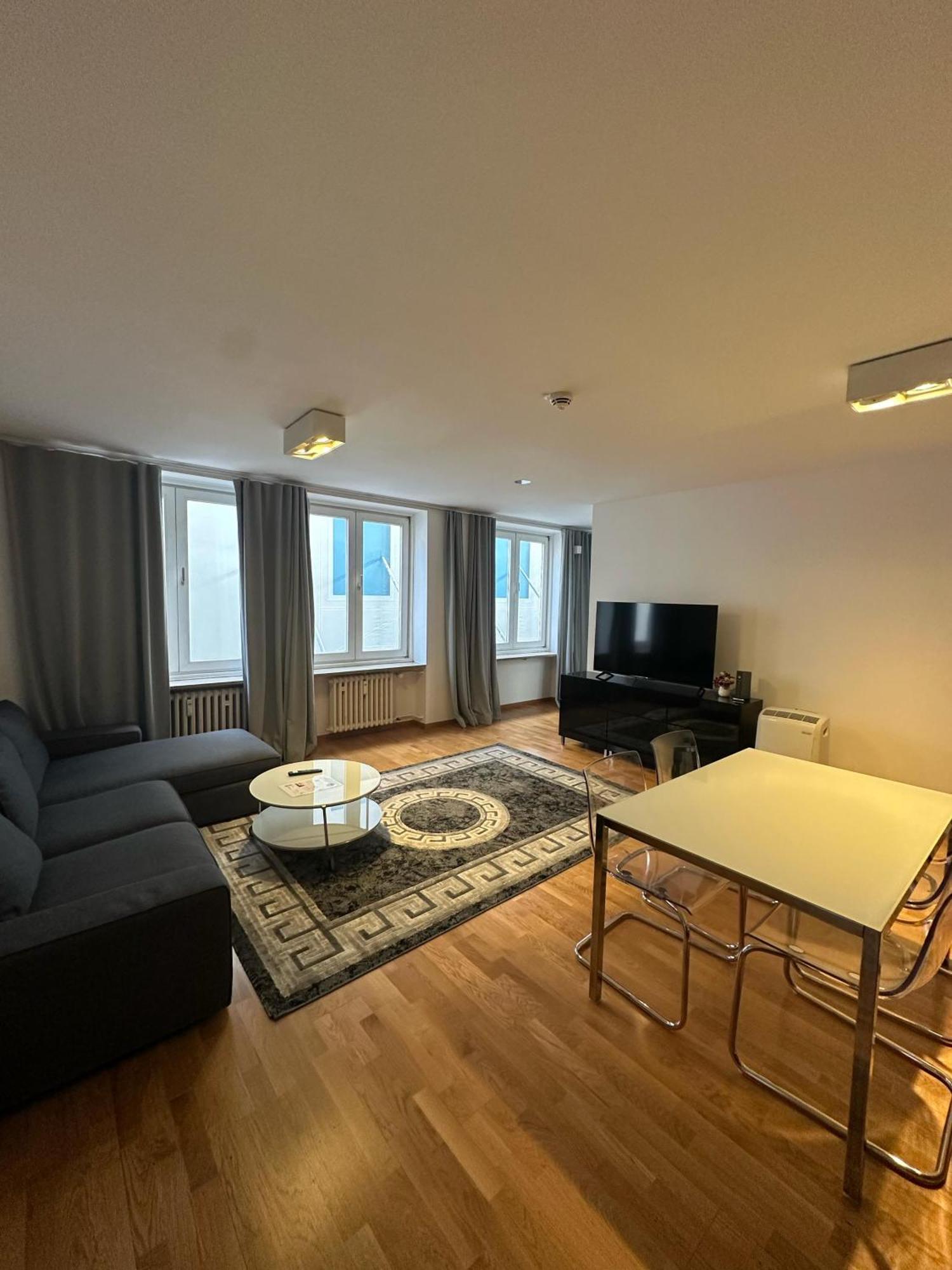 Al Nafurah Apartments Monaco di Baviera Esterno foto