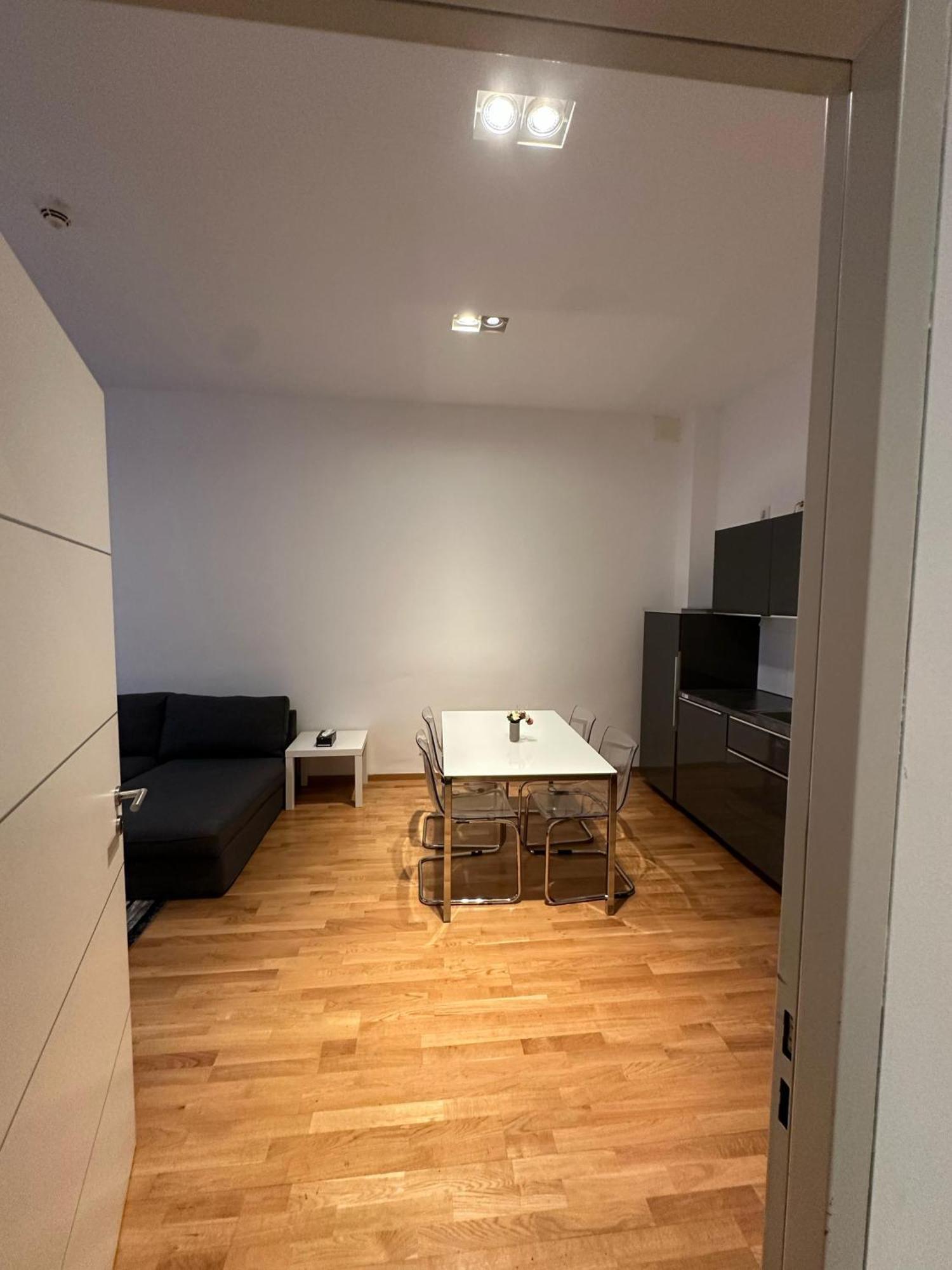 Al Nafurah Apartments Monaco di Baviera Esterno foto