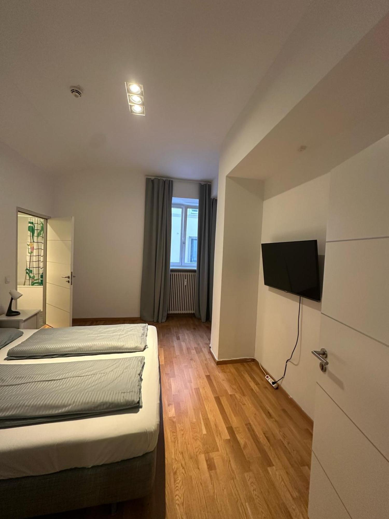 Al Nafurah Apartments Monaco di Baviera Esterno foto