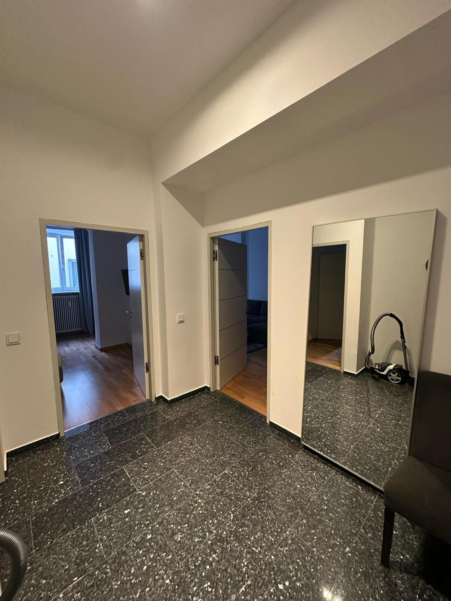Al Nafurah Apartments Monaco di Baviera Esterno foto