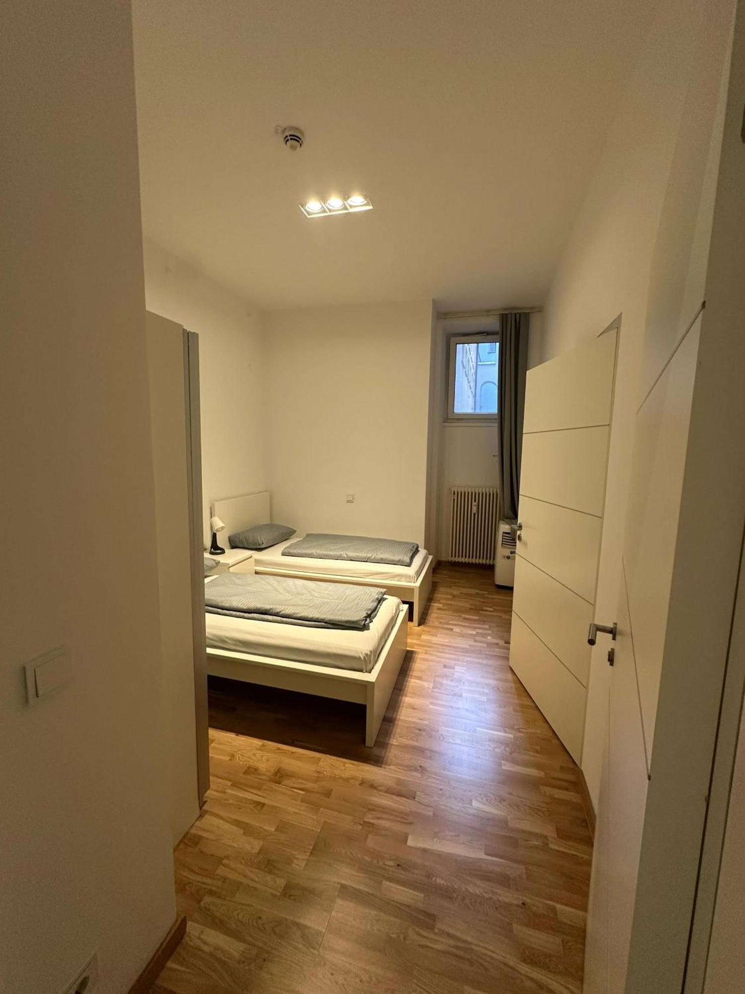 Al Nafurah Apartments Monaco di Baviera Esterno foto
